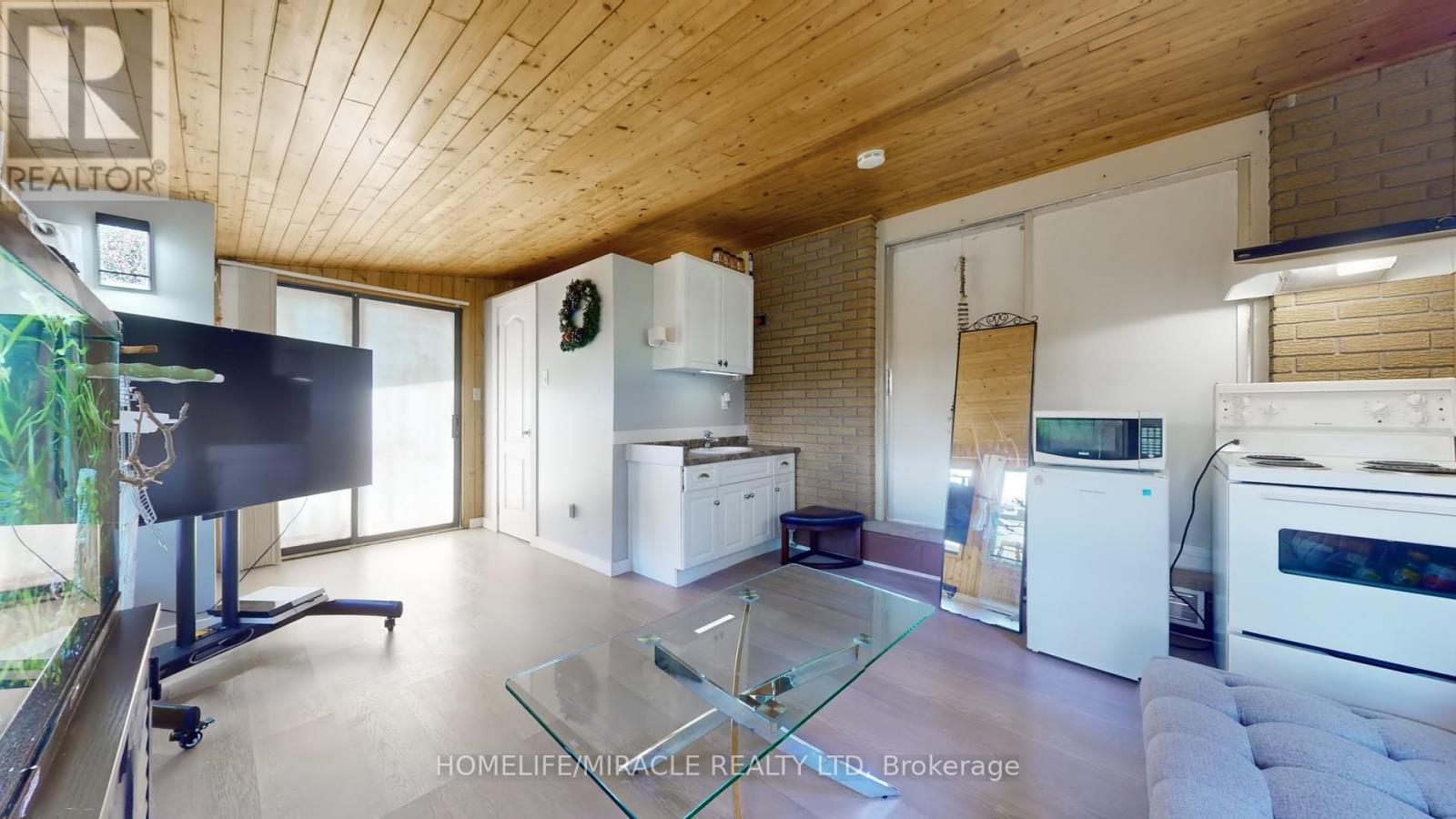 374 Book Road, Grimsby, Ontario  L3M 2M6 - Photo 36 - X12186098