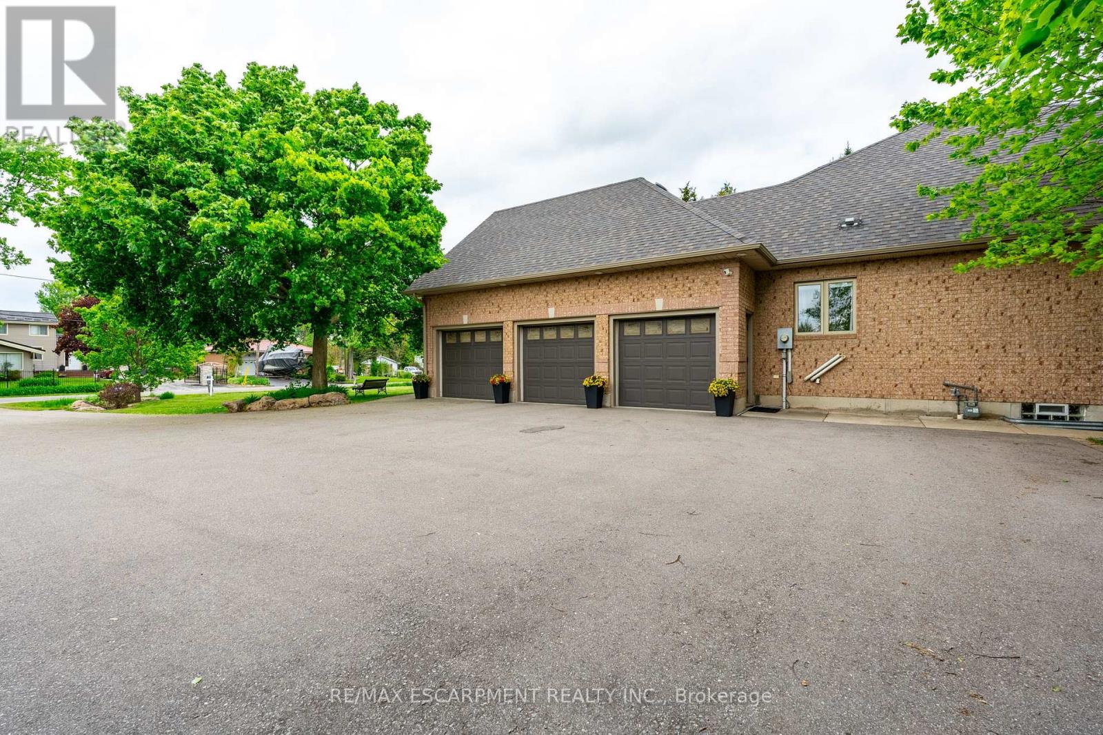 248 4th Concession Road W, Hamilton, Ontario  L8B 1J3 - Photo 3 - X12186102