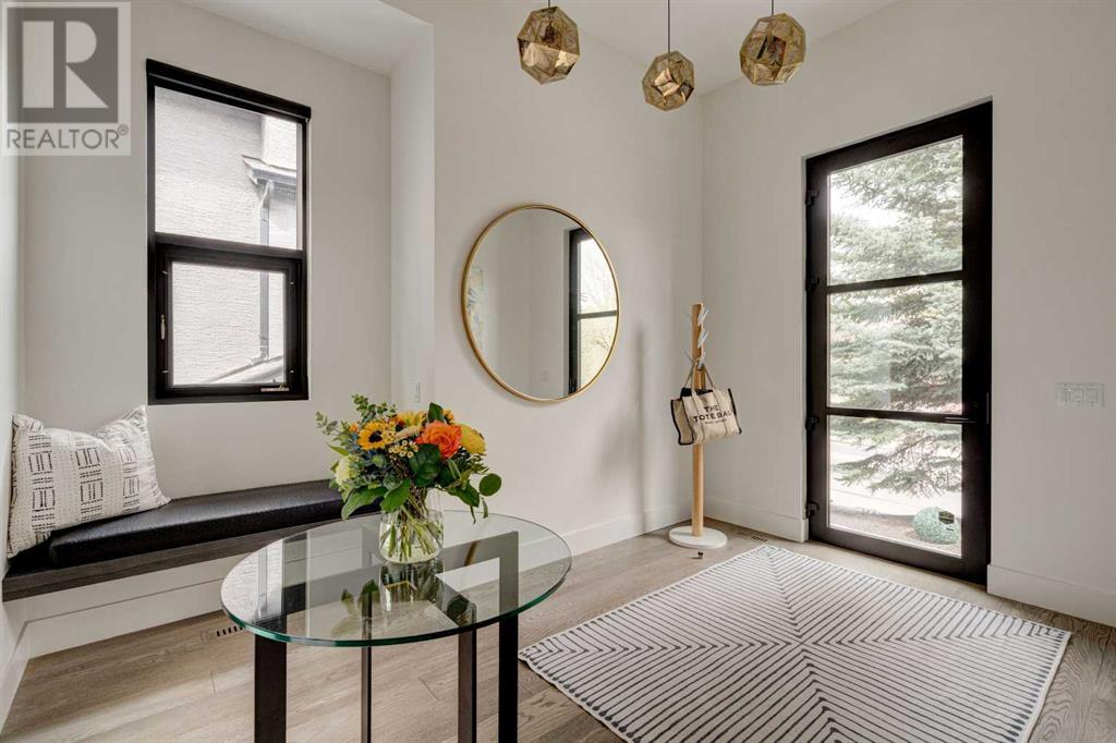 1105 Premier Way Sw, Calgary, Alberta  T2T 1L7 - Photo 3 - A2220452