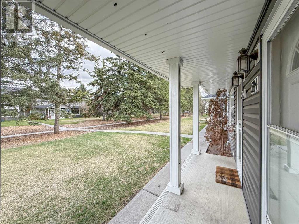 584 Regal Park Ne, Calgary, Alberta  T2E 0S6 - Photo 2 - A2222576