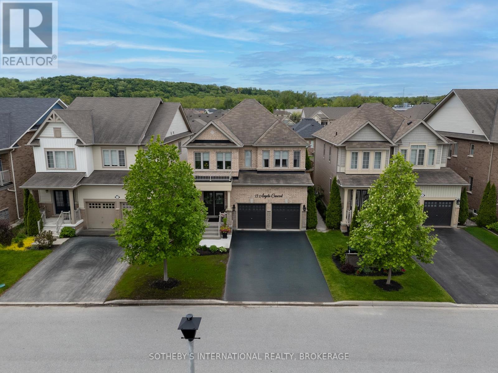 13 Angela Crescent, Niagara-On-The-Lake, Ontario  L0S 1J0 - Photo 3 - X12186133