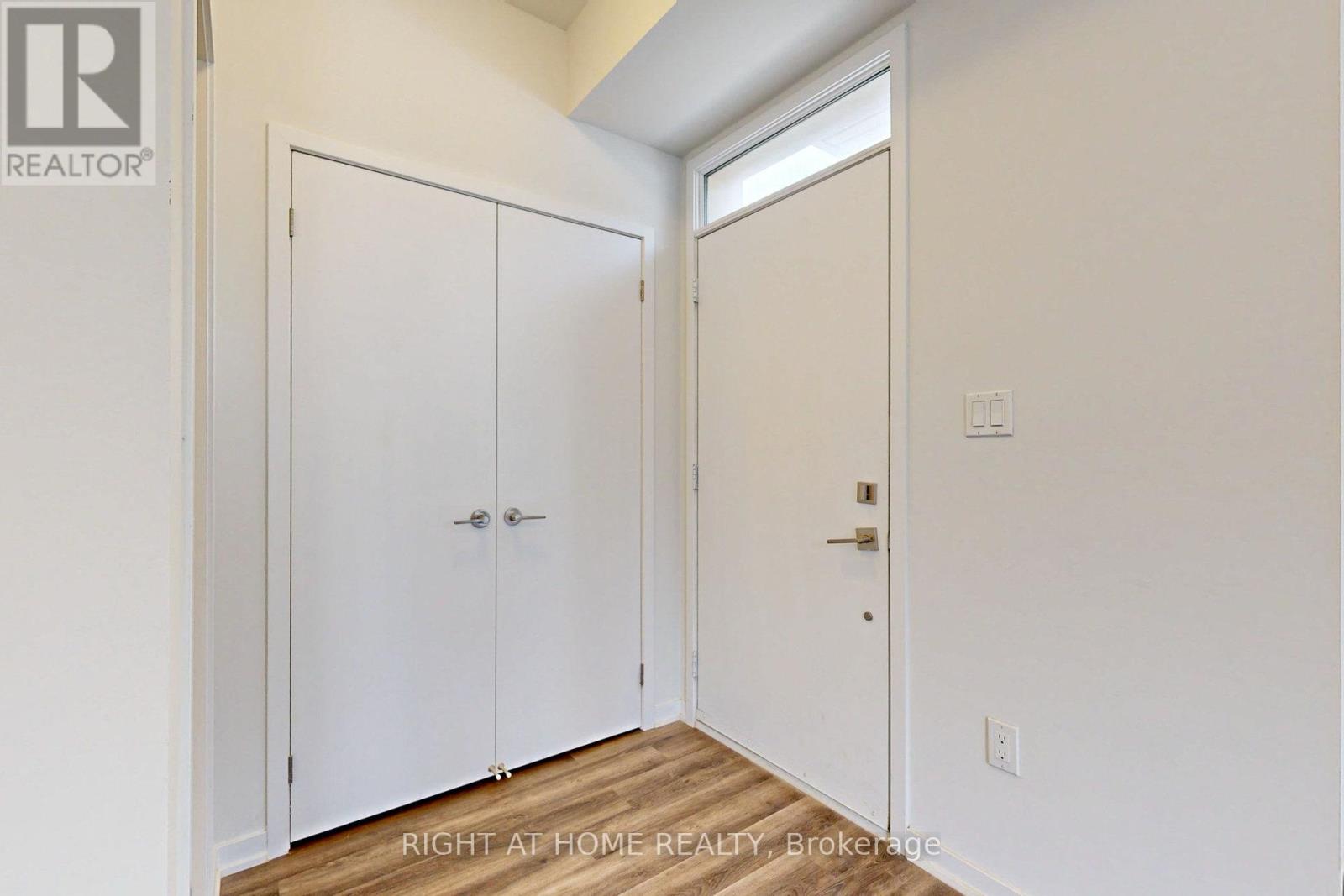 Th127 - 11 Almond Blossom Mews, Vaughan (Vaughan Corporate Centre), Ontario  L4K 0N7 - Photo 2 - N12186129