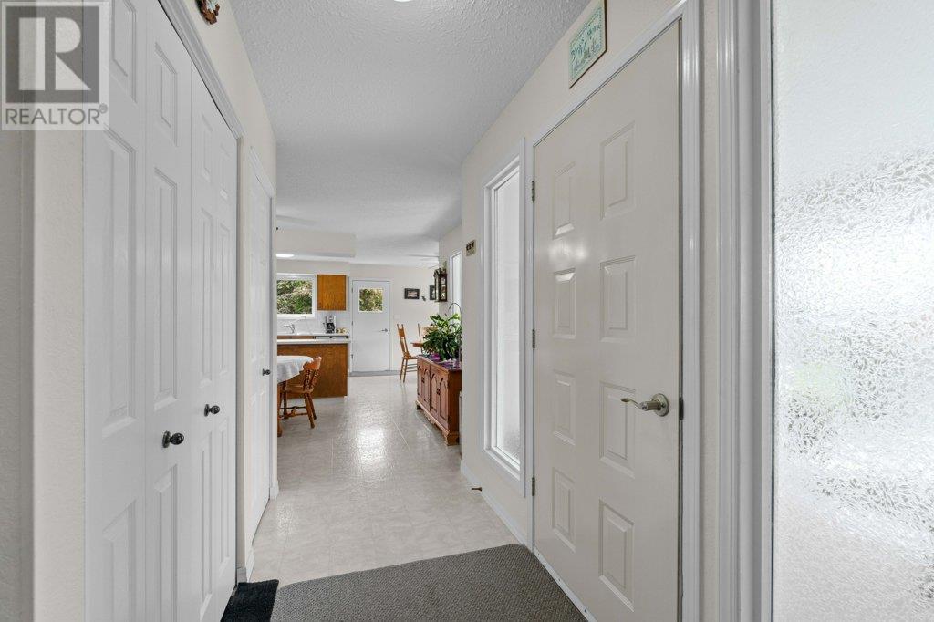 4501 44 Avenue Nw, Salmon Arm, British Columbia  V1E 3A7 - Photo 9 - 10347524