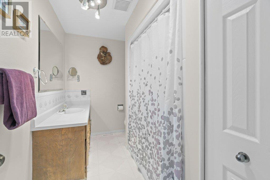 4501 44 Avenue Nw, Salmon Arm, British Columbia  V1E 3A7 - Photo 34 - 10347524