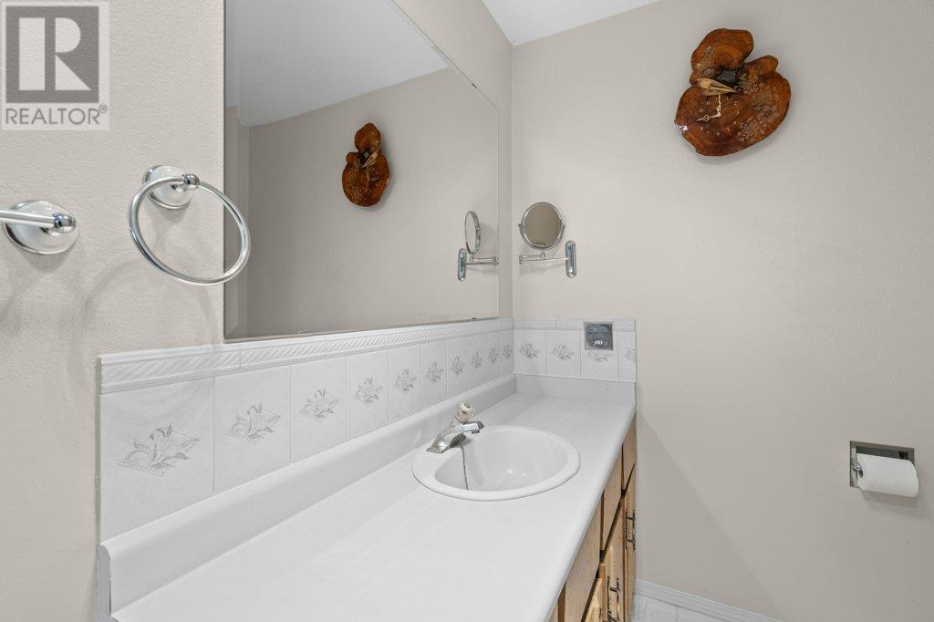 4501 44 Avenue Nw, Salmon Arm, British Columbia  V1E 3A7 - Photo 36 - 10347524