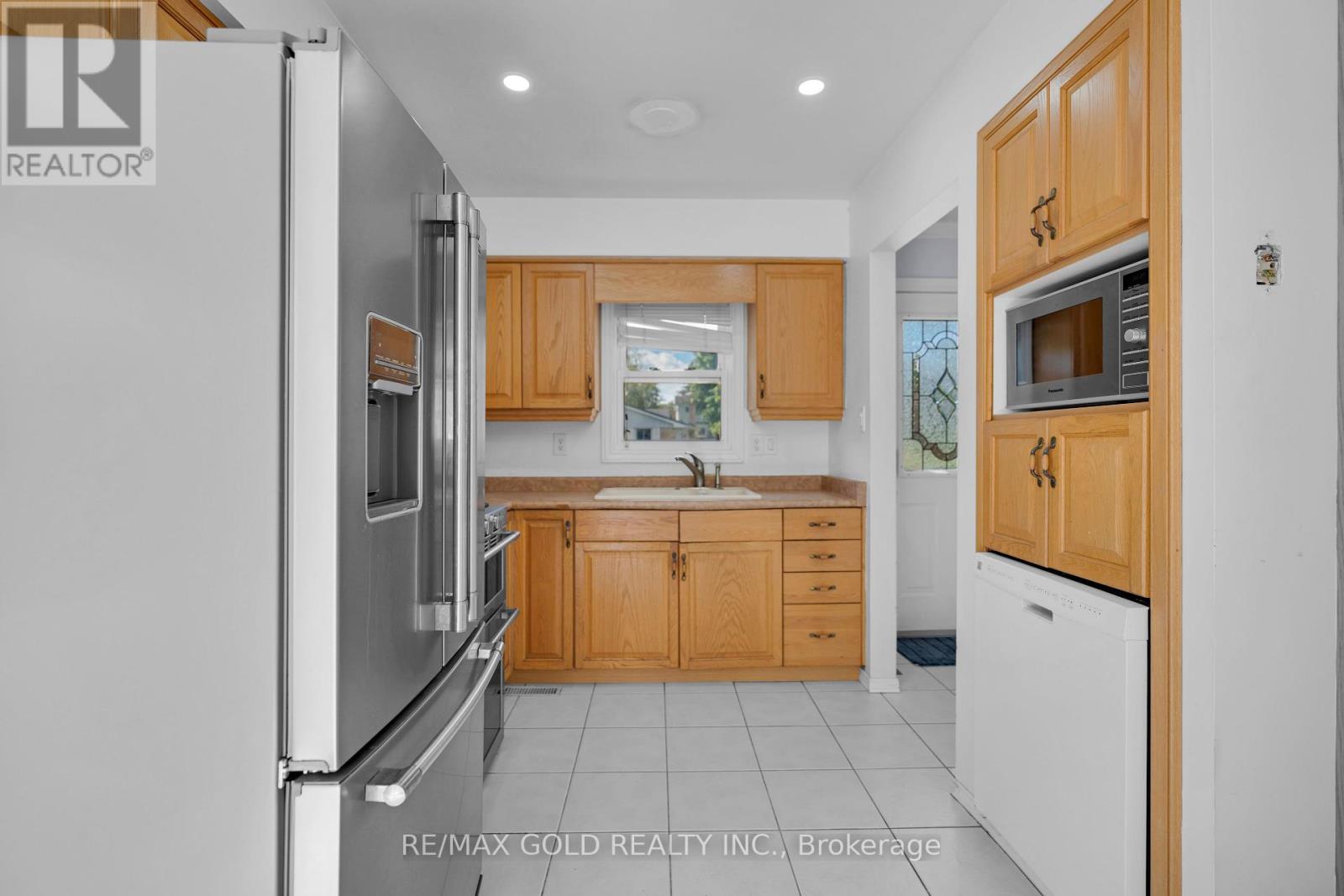 Photo 9 of 35 for 92 Ardsley Road