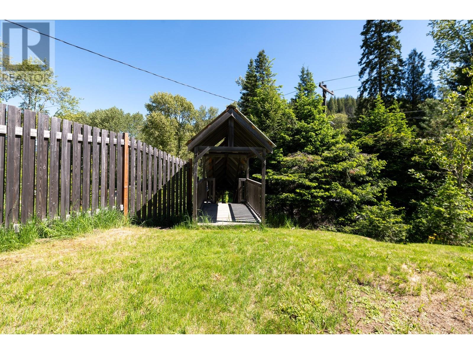 7604 1st Avenue, Ymir, British Columbia  V0G 2K0 - Photo 10 - 10349865