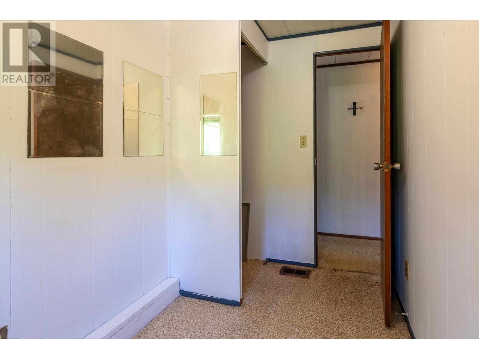 7604 1st Avenue, Ymir, BC V0G2K0
