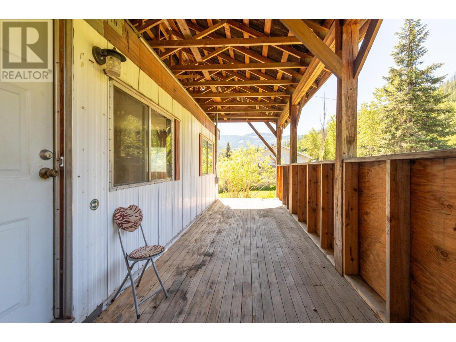 7604 1st Avenue, Ymir, British Columbia  V0G 2K0 - Photo 29 - 10349865