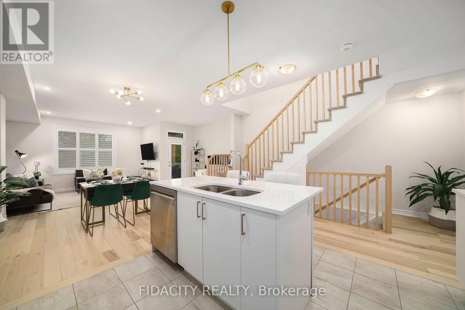 412 Allee Premiere Lane, Clarence-Rockland, Ontario  K4K 0M7 - Photo 4 - X12184807