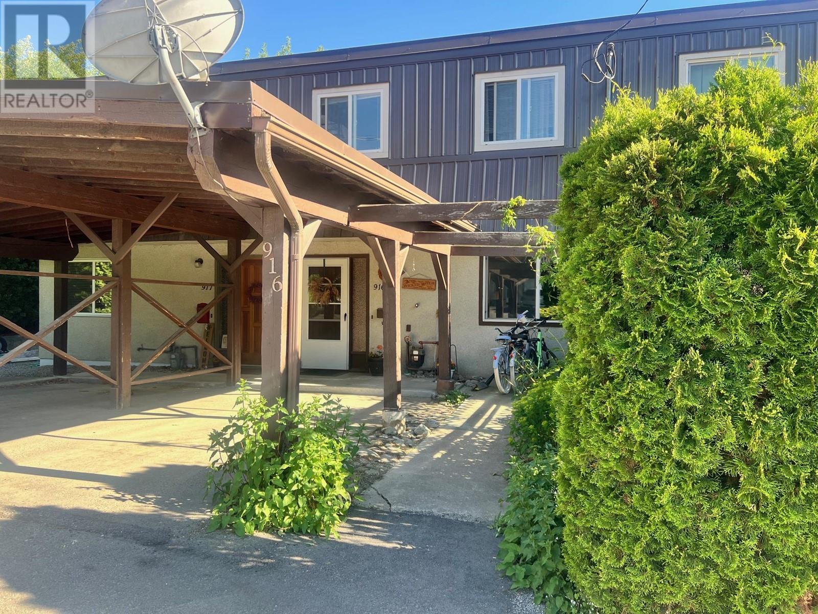 916 Dogwood Street, Creston, British Columbia