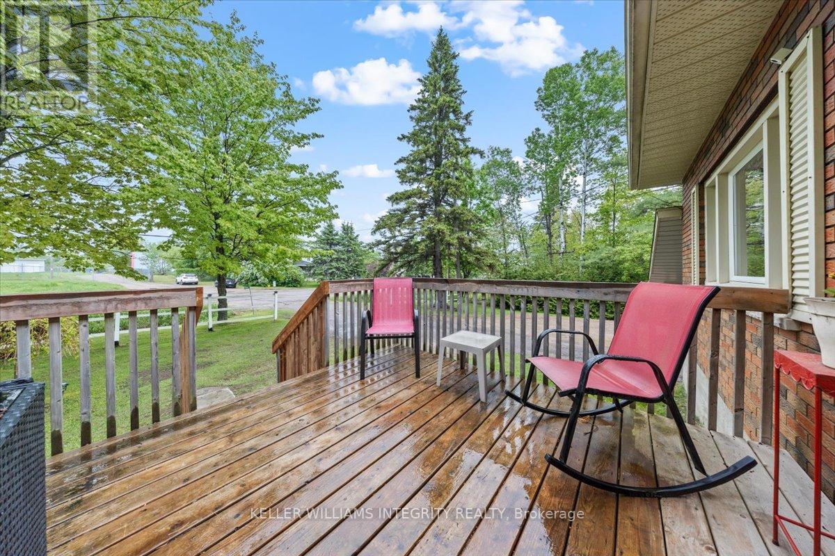 40968 Highway 41 Road, Laurentian Valley, Ontario  K8A 6W5 - Photo 32 - X12186170
