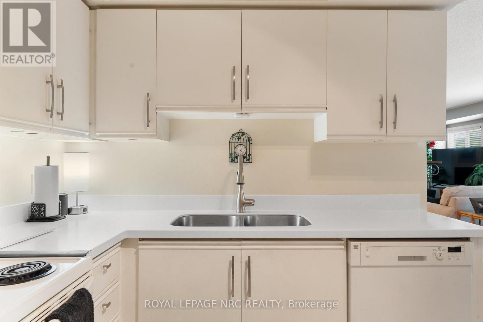 82 - 2530 Northampton Boulevard, Burlington, Ontario  L7M 4B4 - Photo 7 - W12186173