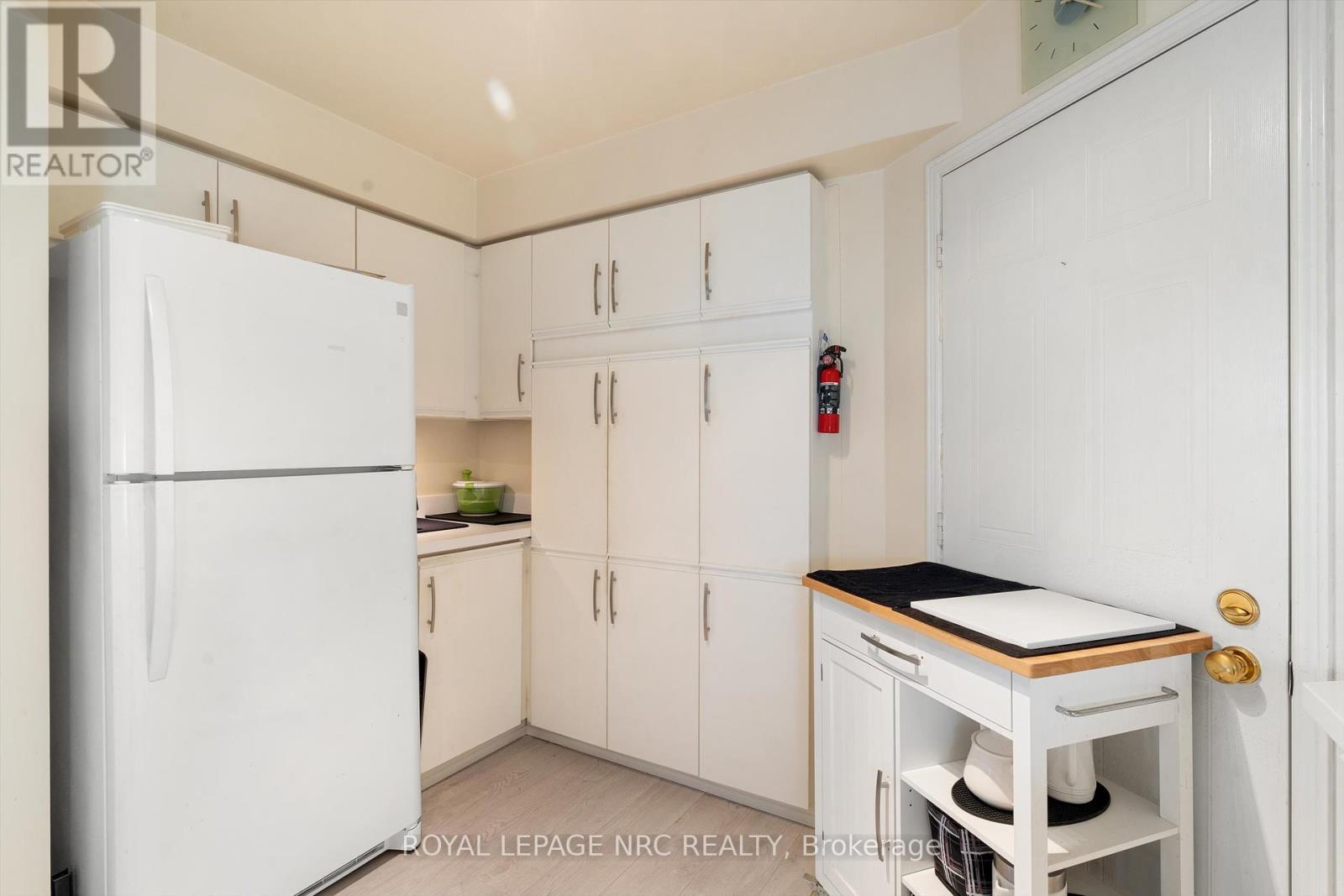 82 - 2530 Northampton Boulevard, Burlington, Ontario  L7M 4B4 - Photo 8 - W12186173