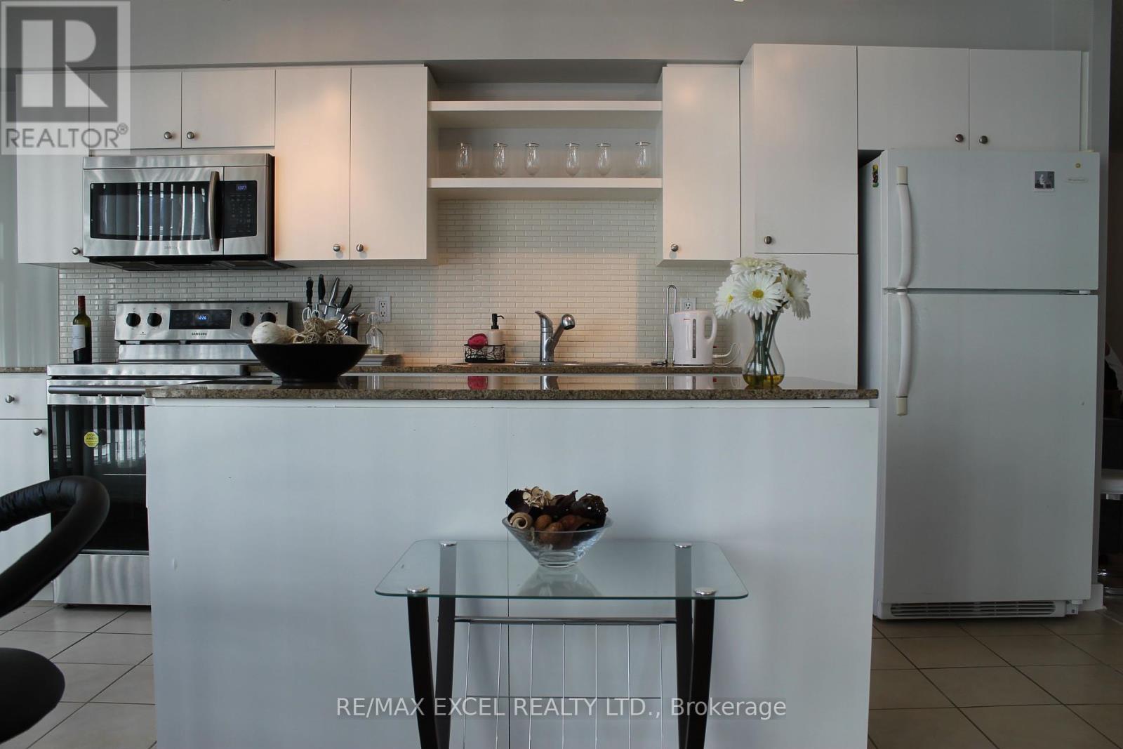 710 - 361 Front Street W, Toronto, Ontario  M5V 3R5 - Photo 2 - C12186152