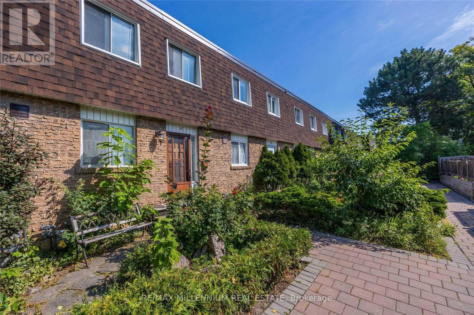 #17 - 17 THE CARRIAGE WAY, Markham, Ontario