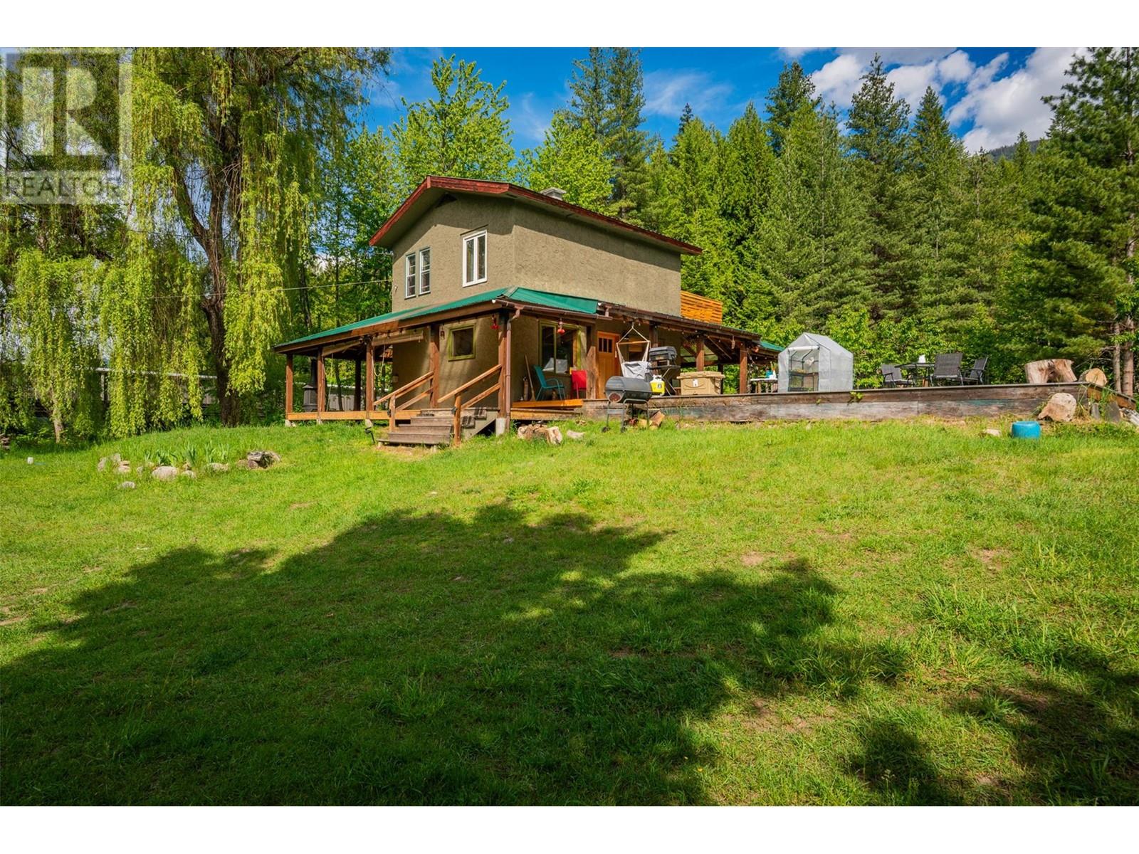 7010 Perrys Cemetary Road, Winlaw, British Columbia  V0G 2J0 - Photo 2 - 10350136