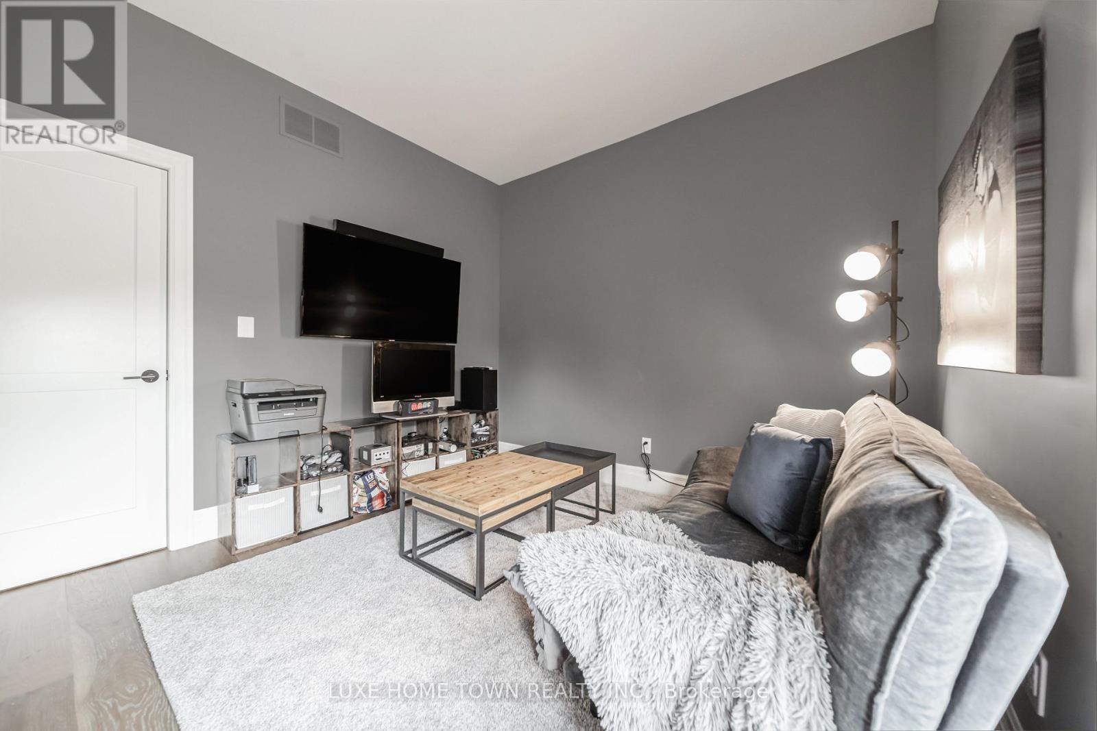 7038 Guelph Line, Milton, Ontario  L0P 1B0 - Photo 18 - W12186142
