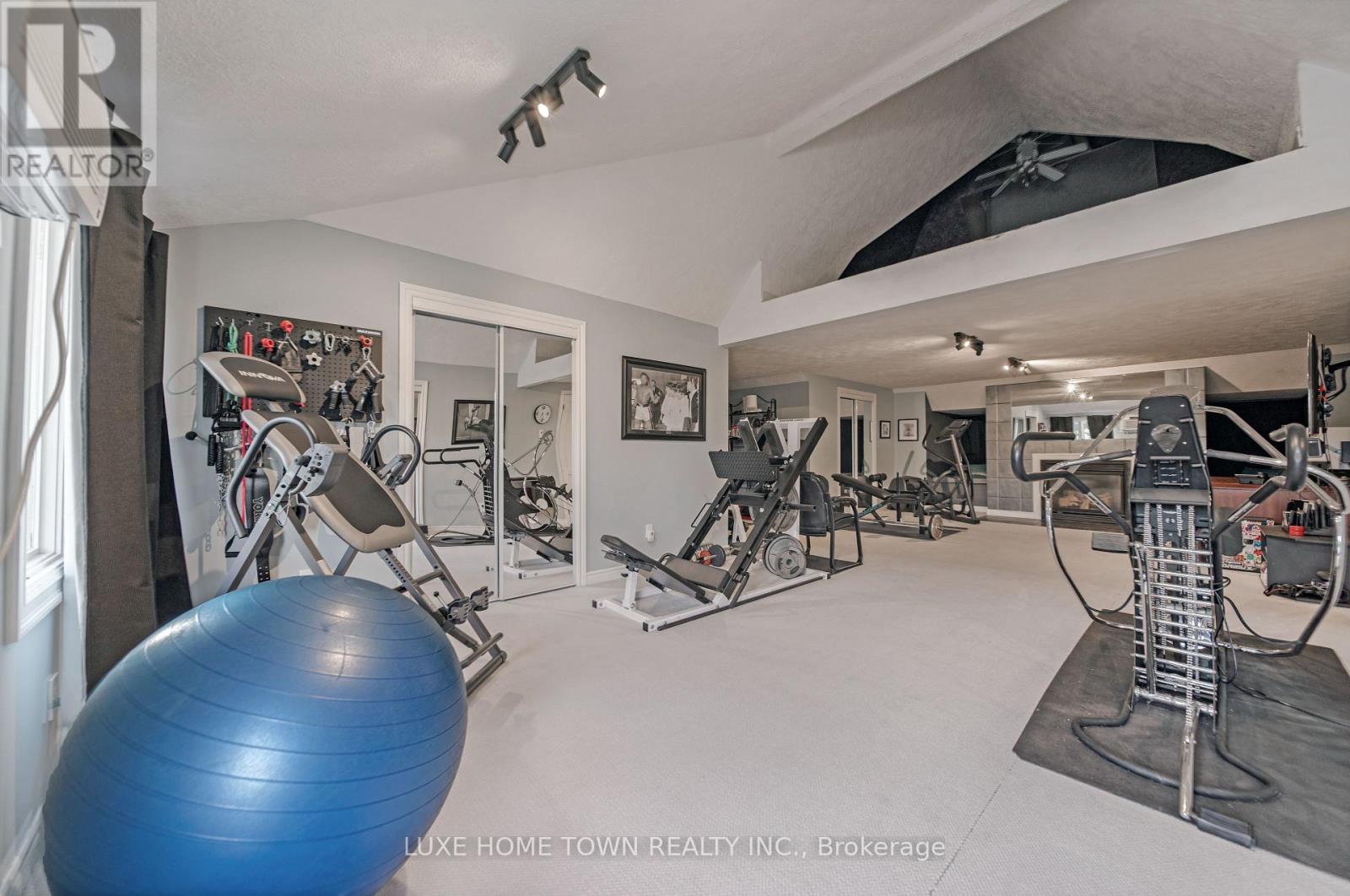 7038 Guelph Line, Milton, Ontario  L0P 1B0 - Photo 35 - W12186142