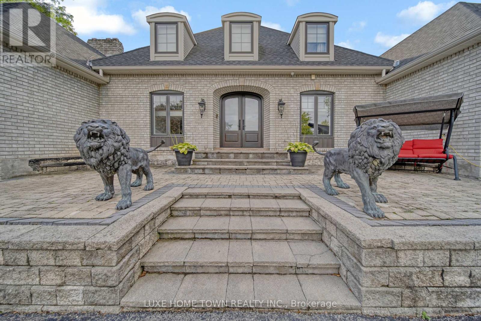 7038 Guelph Line, Milton, Ontario  L0P 1B0 - Photo 4 - W12186142