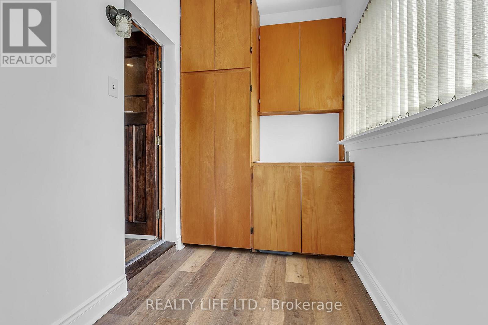 48 Bonnyview Drive, Toronto (Stonegate-Queensway), Ontario  M8Y 3G6 - Photo 14 - W12186162