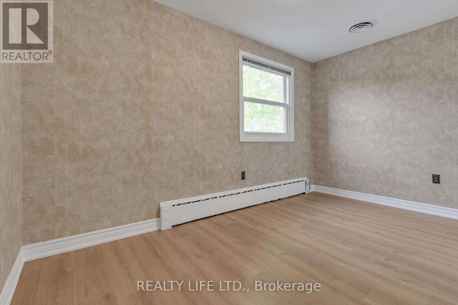 48 Bonnyview Drive, Toronto (Stonegate-Queensway), Ontario  M8Y 3G6 - Photo 22 - W12186162