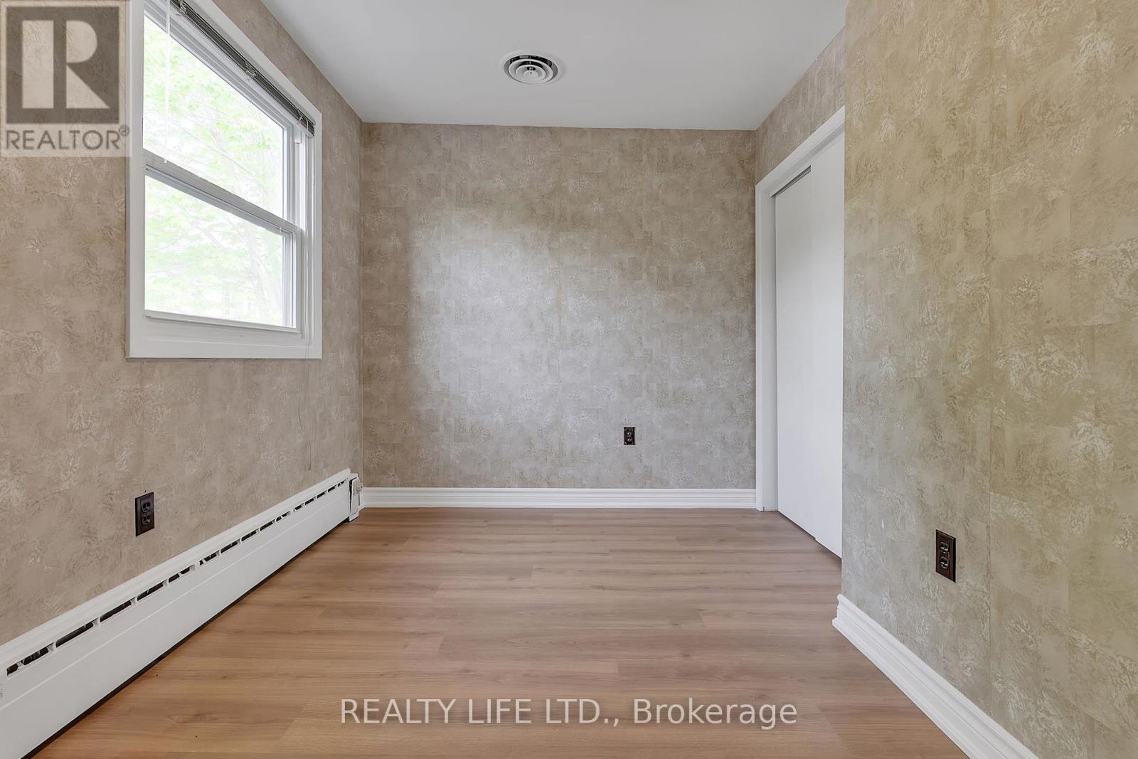 48 Bonnyview Drive, Toronto (Stonegate-Queensway), Ontario  M8Y 3G6 - Photo 23 - W12186162