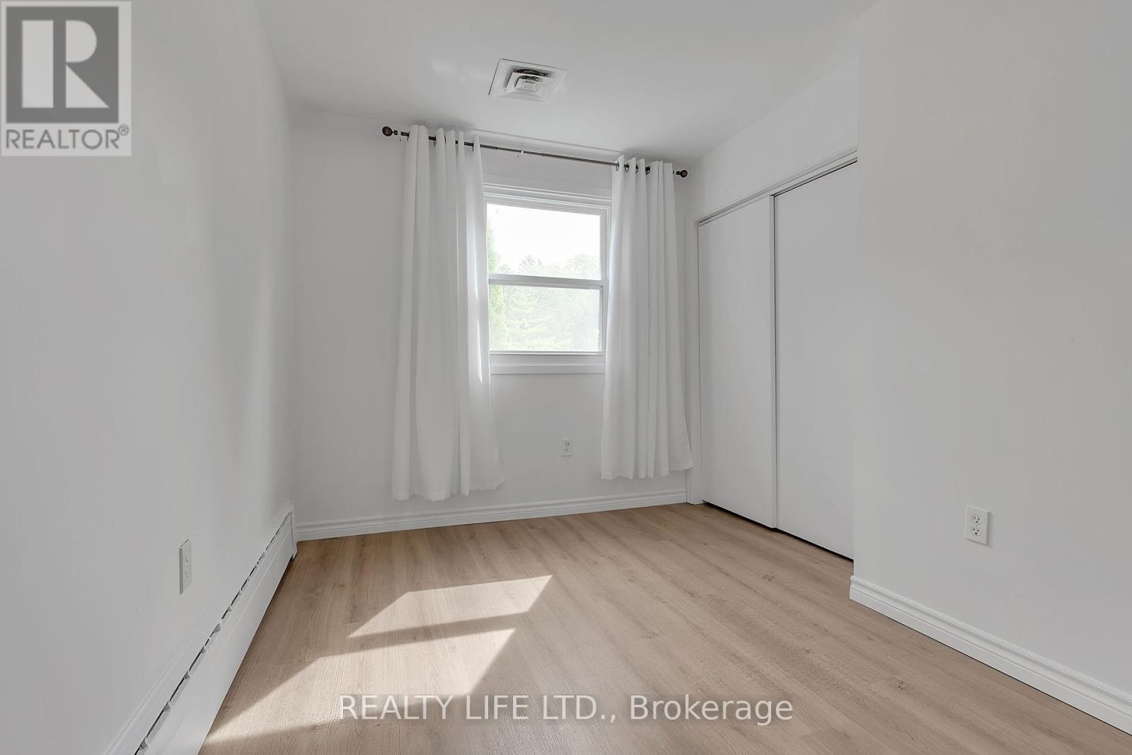 48 Bonnyview Drive, Toronto (Stonegate-Queensway), Ontario  M8Y 3G6 - Photo 25 - W12186162