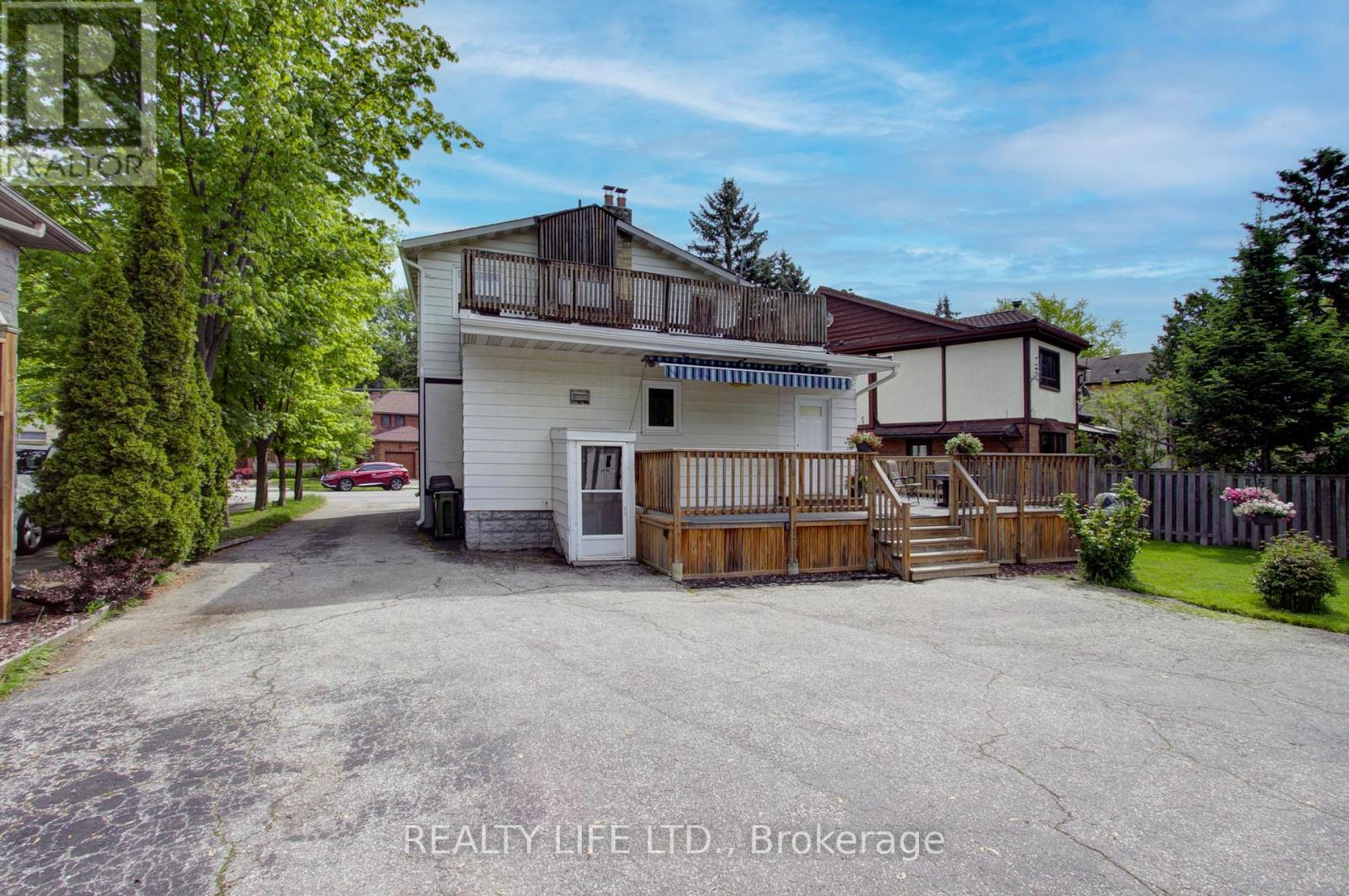 48 Bonnyview Drive, Toronto (Stonegate-Queensway), Ontario  M8Y 3G6 - Photo 31 - W12186162