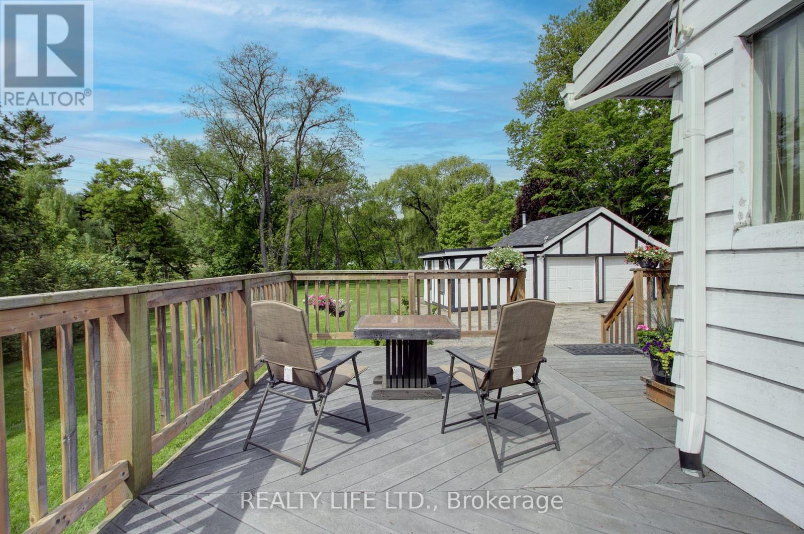48 Bonnyview Drive, Toronto (Stonegate-Queensway), Ontario  M8Y 3G6 - Photo 35 - W12186162