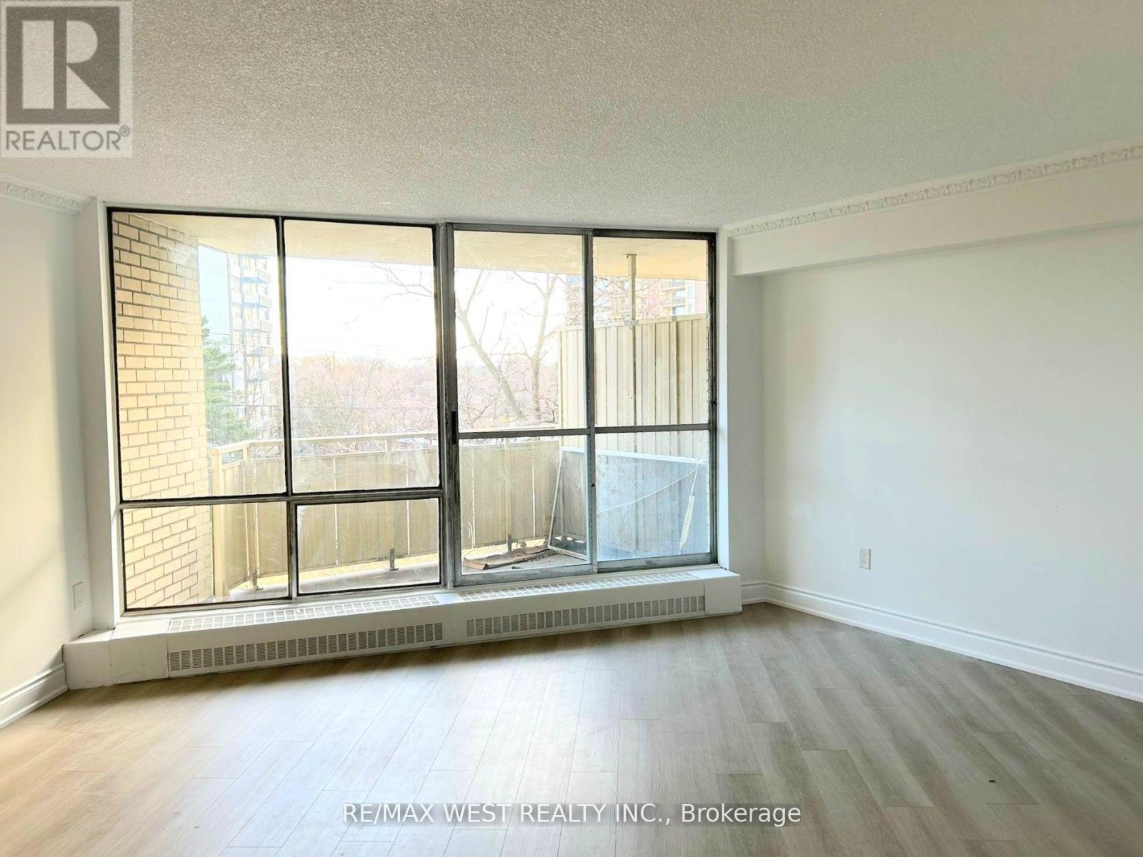 306 - 330 Dixon Road, Toronto, Ontario  M9R 1S9 - Photo 3 - W12186171