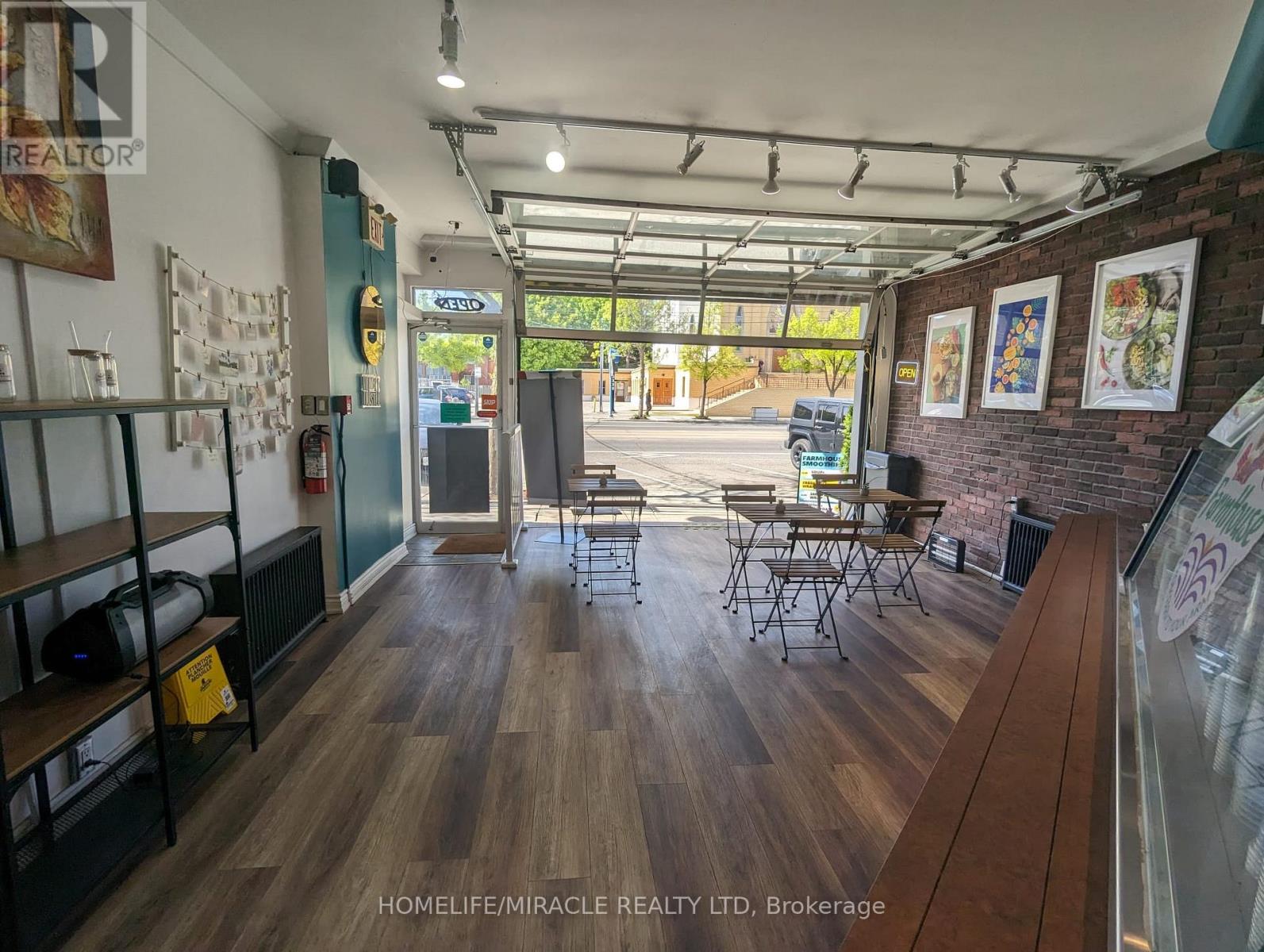 3341 Lakeshore Boulevard W, Toronto (Long Branch), Ontario  M8W 1N1 - Photo 2 - W12186172