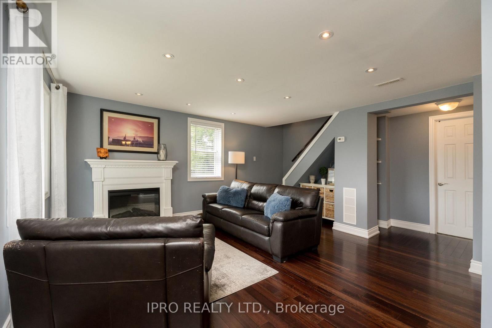 192 Main Street N, Halton Hills (Ac Acton), Ontario  L7J 1W8 - Photo 8 - W12186174