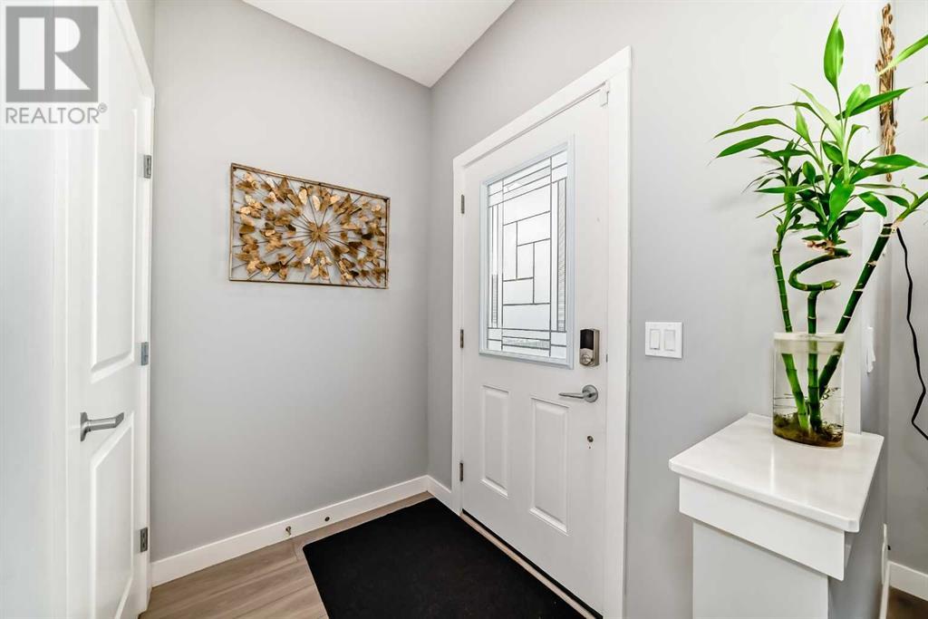 208 Hillcrest Road Sw, Airdrie, Alberta  T4B 4J8 - Photo 4 - A2224218