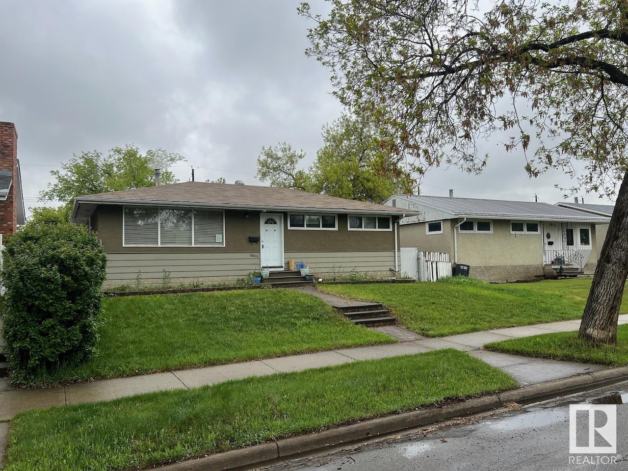 Property at 10816 163 ST NW image 3