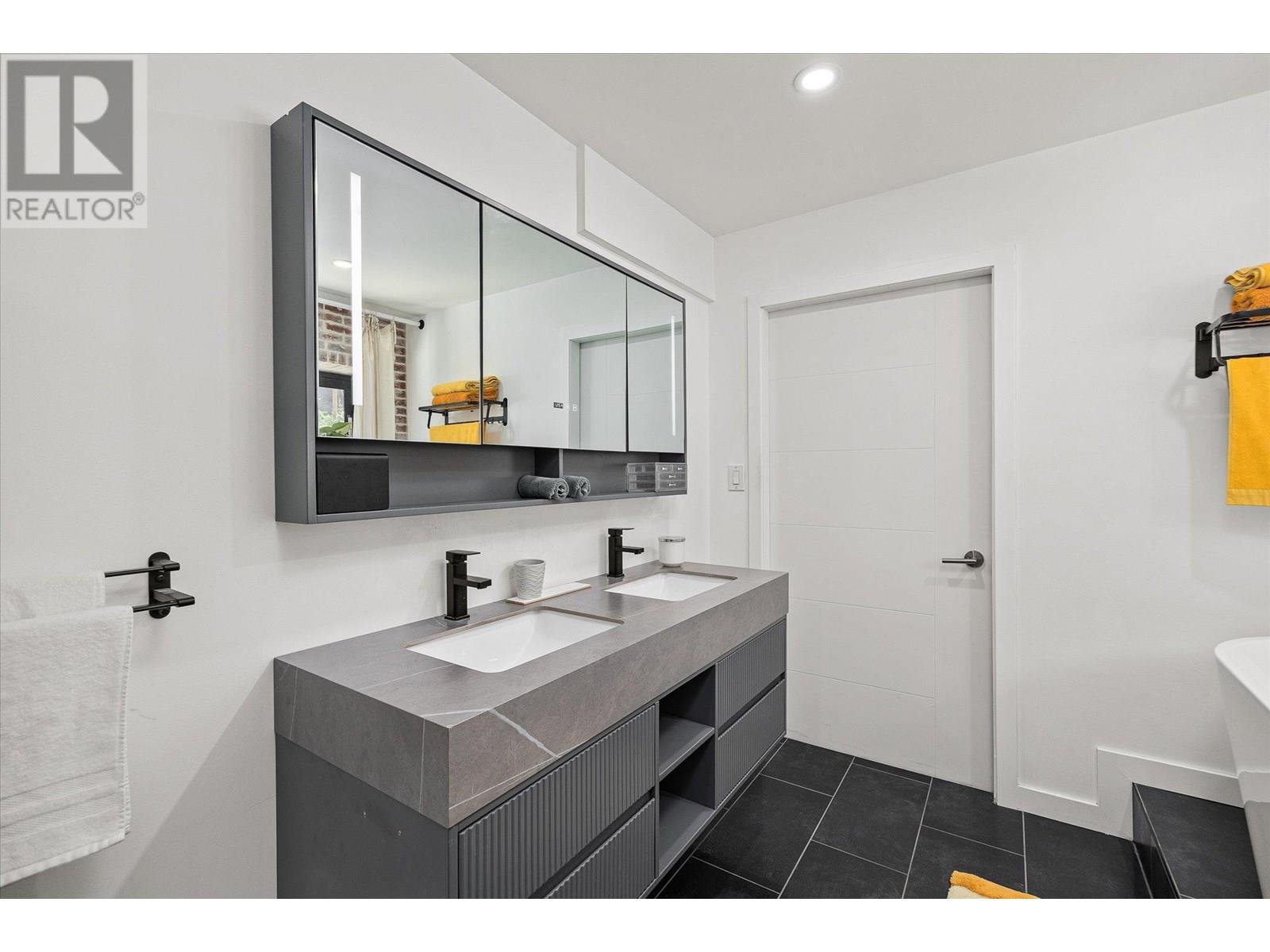 1632 Griffiths Place, West Kelowna, British Columbia  V1Z 2T7 - Photo 10 - 10350129