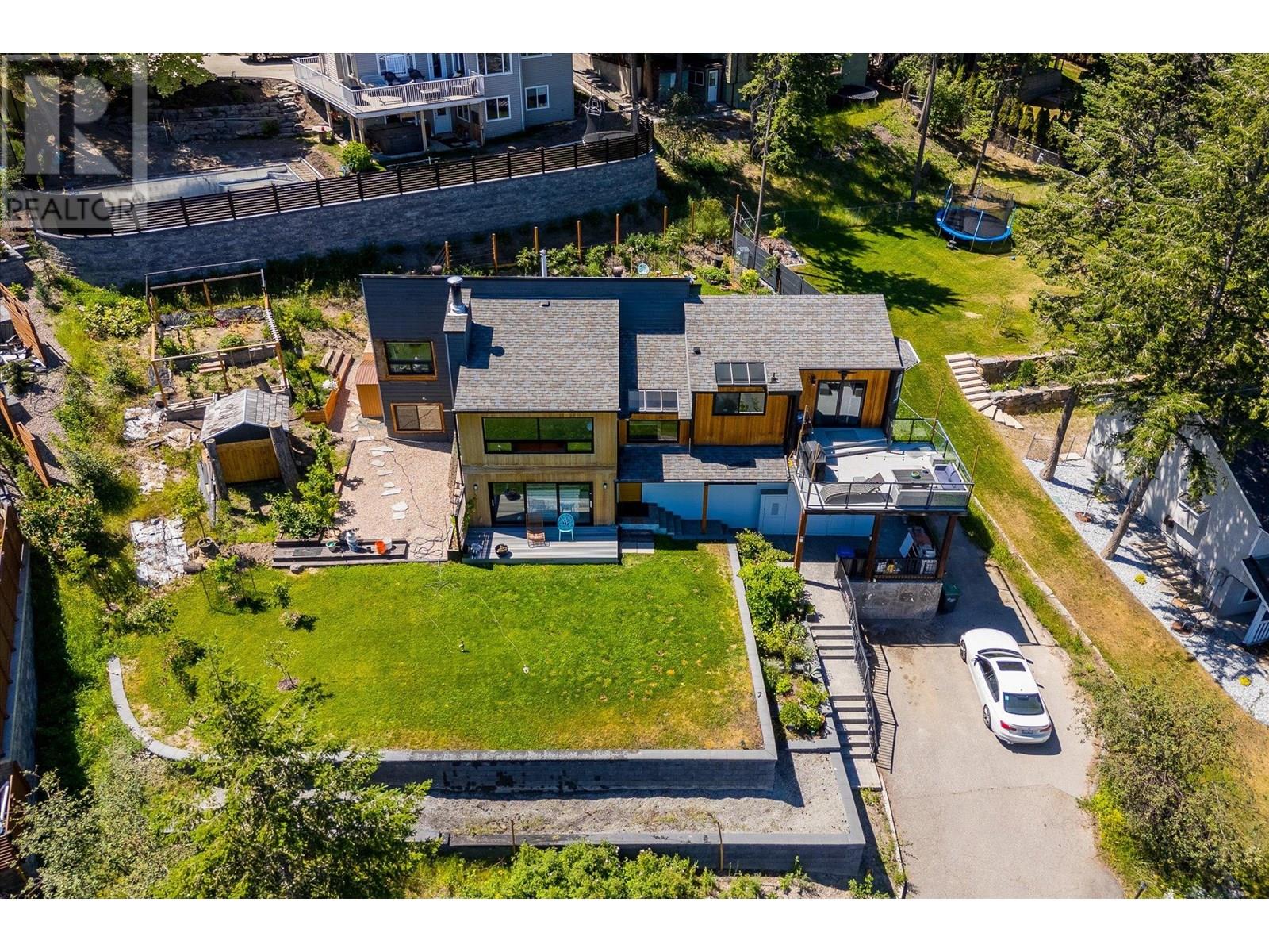 1632 Griffiths Place, west kelowna, British Columbia