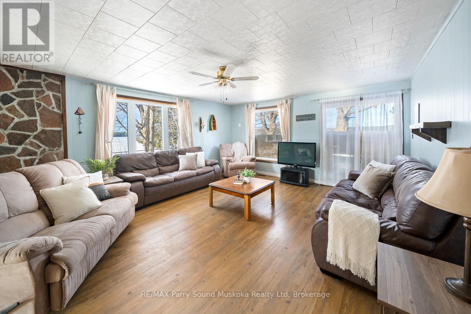 61 Stewart Street, Georgian Bay, Ontario  P0C 1H0 - Photo 12 - X12186196