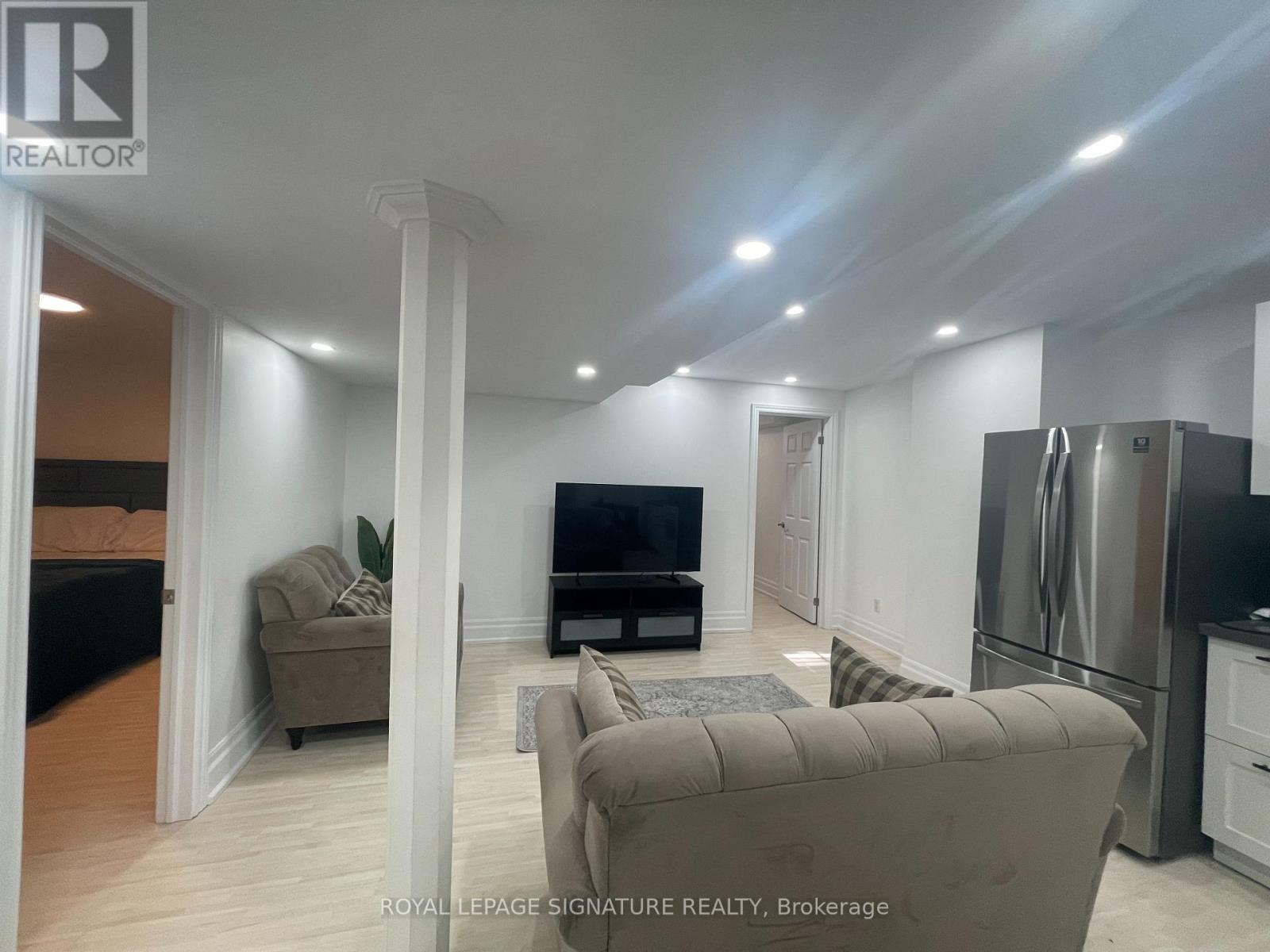 81 Serene Way, Markham, Ontario  L4J 9A2 - Photo 2 - N12186201