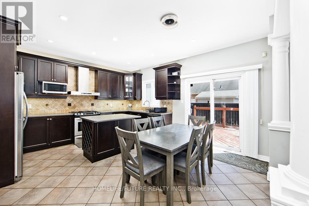 65 Game Creek Crescent, Brampton (Northwest Sandalwood Parkway), Ontario  L7A 0J3 - Photo 11 - W12186189