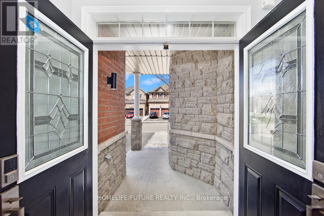 65 Game Creek Crescent, Brampton (Northwest Sandalwood Parkway), Ontario  L7A 0J3 - Photo 3 - W12186189