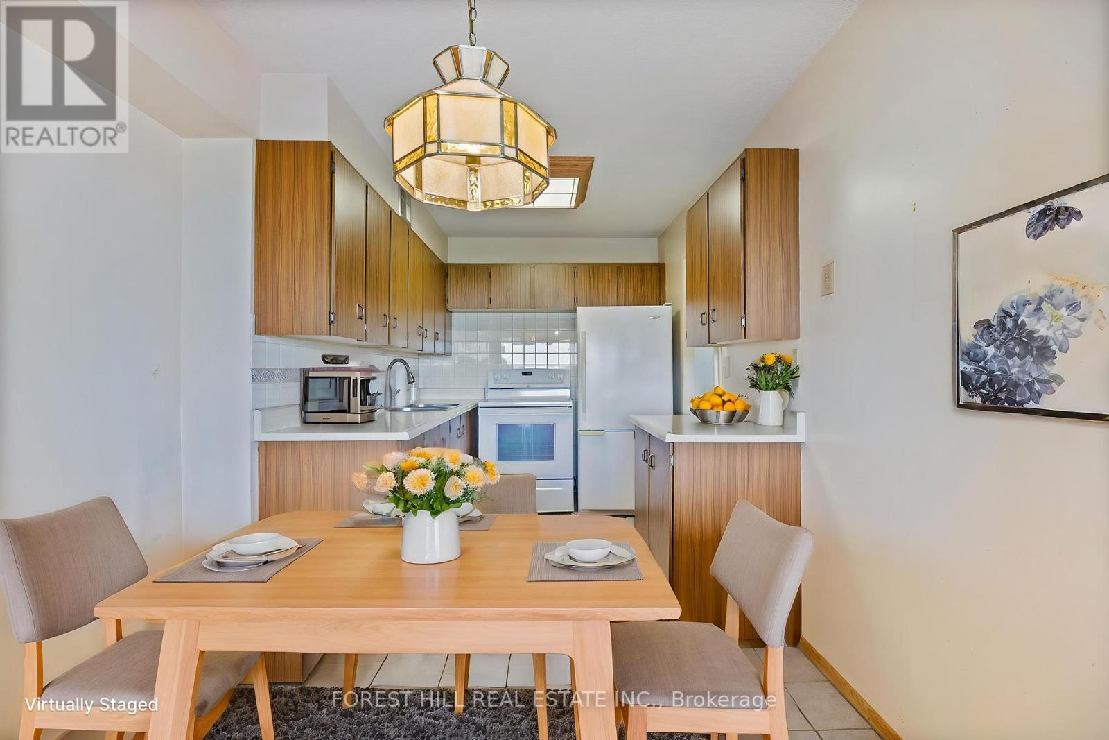 1701 - 270 Scarlett Road, Toronto, Ontario  M6N 4X7 - Photo 4 - W12186214