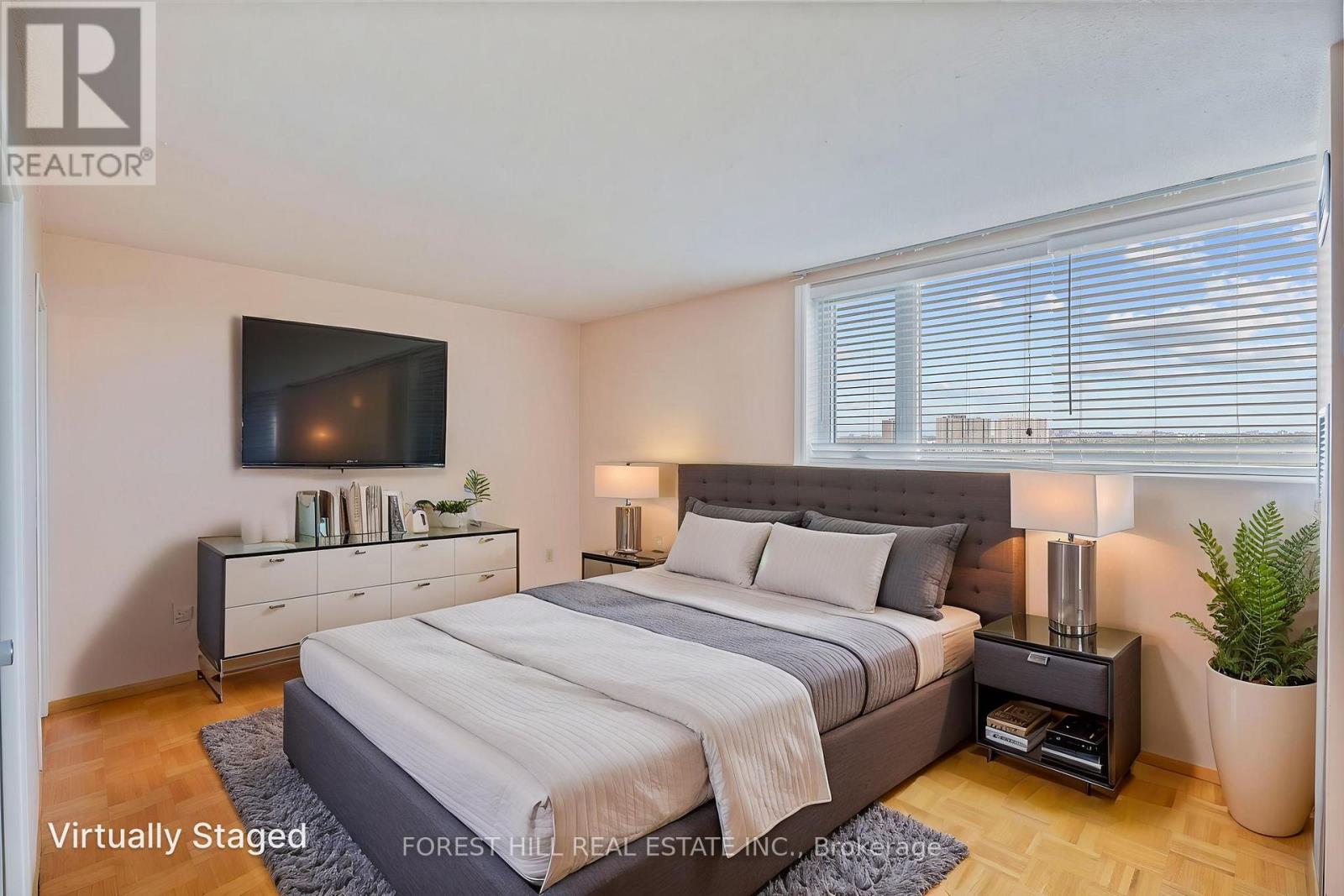 1701 - 270 Scarlett Road, Toronto, Ontario  M6N 4X7 - Photo 5 - W12186214