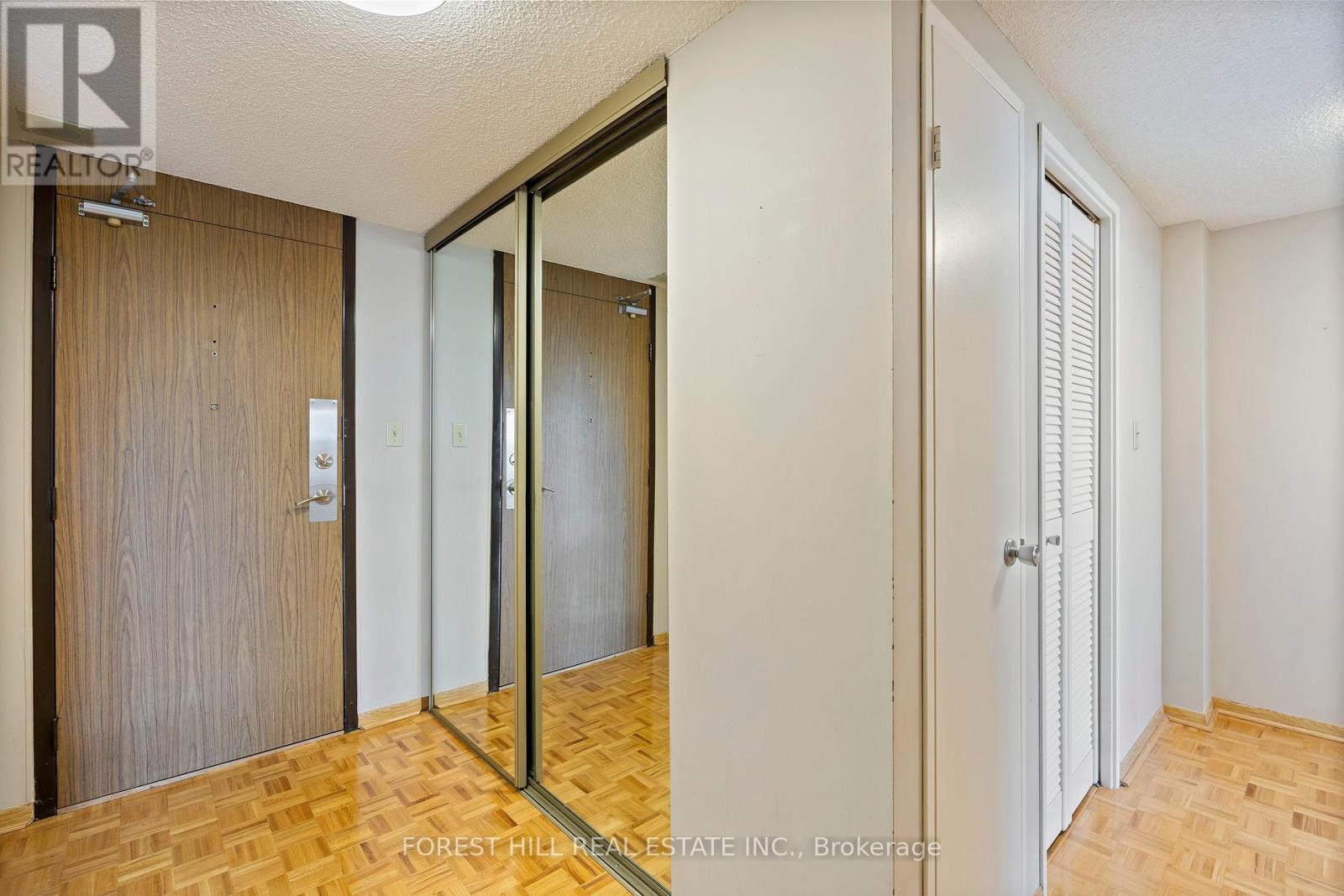 1701 - 270 Scarlett Road, Toronto, Ontario  M6N 4X7 - Photo 6 - W12186214