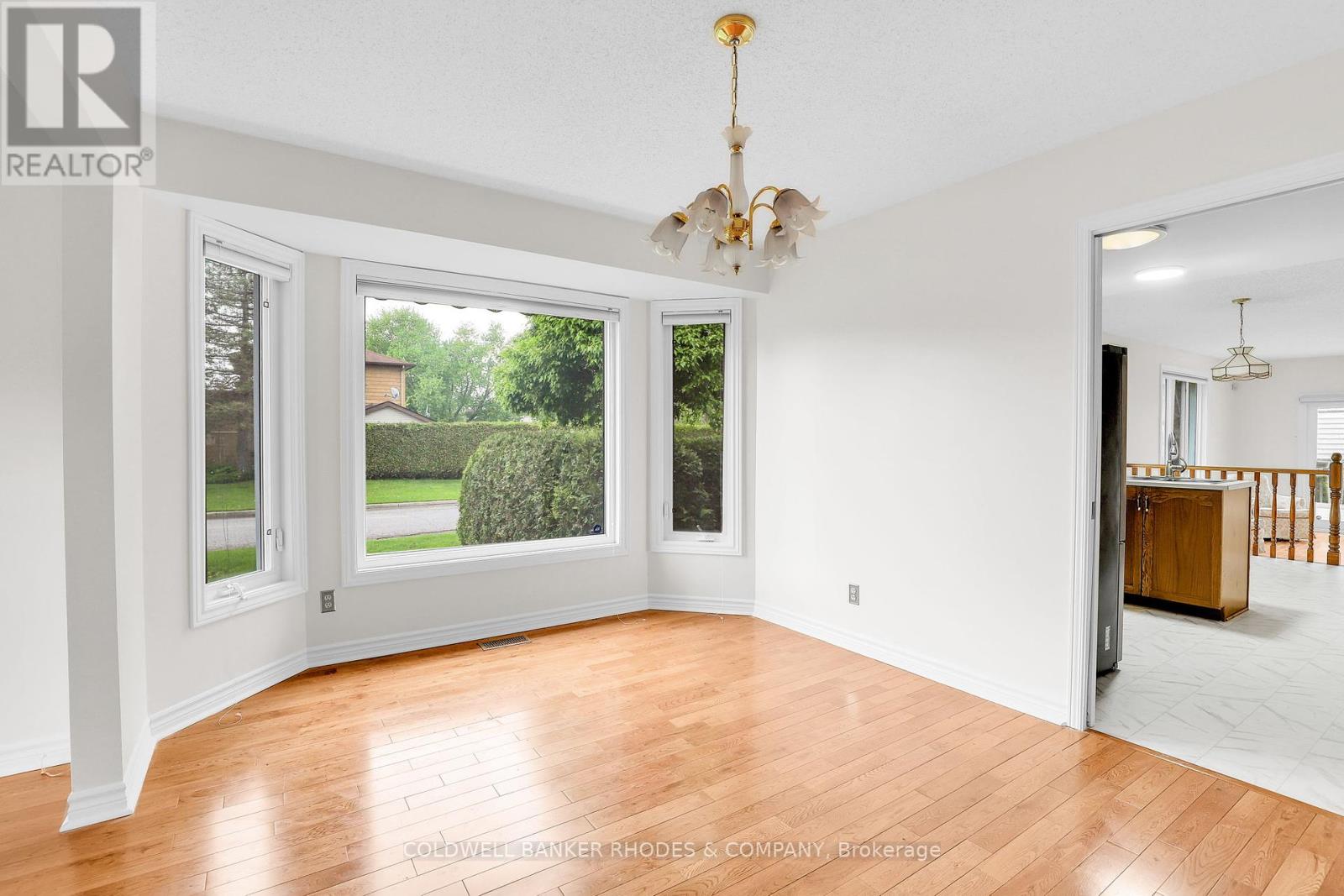 62 Beechfern Drive, Ottawa, Ontario  K2S 1E3 - Photo 10 - X12186239