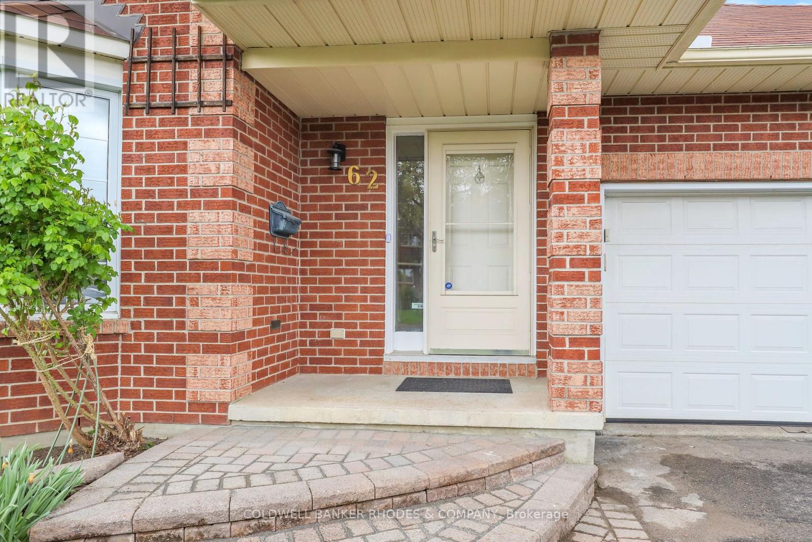 Property at 62 BEECHFERN DRIVE image 4