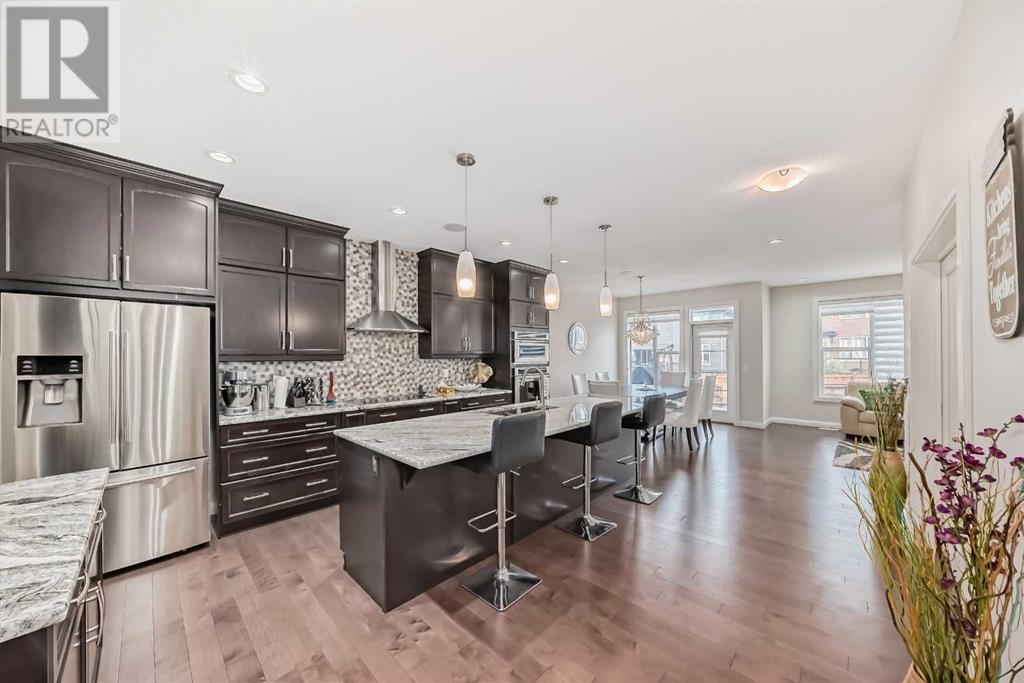Property at 43 Evansglen Circle NW image 2