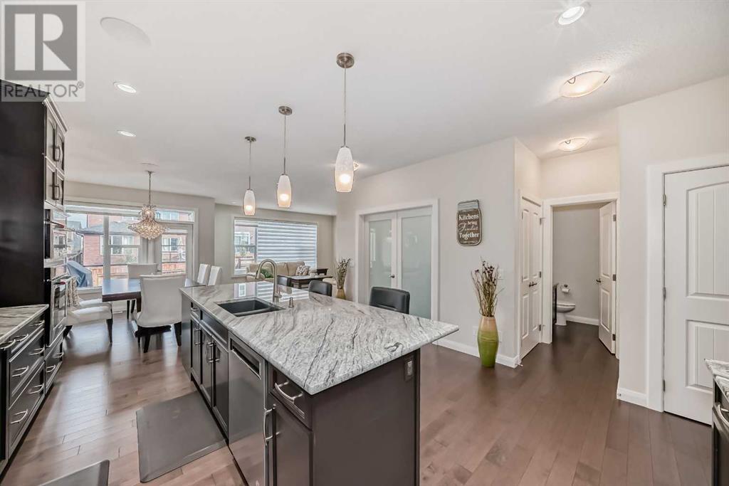 Property at 43 Evansglen Circle NW image 4
