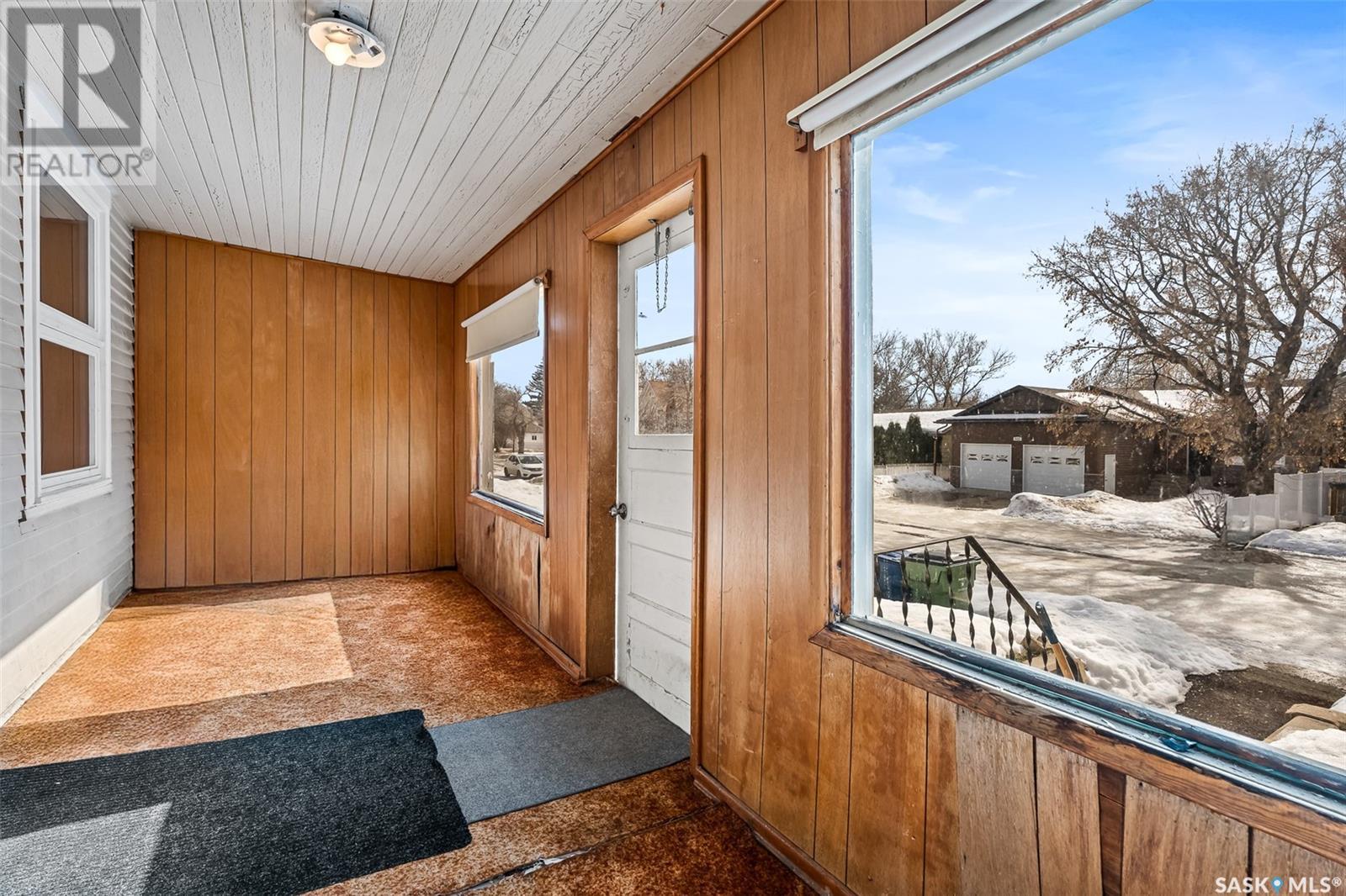 644 Hochelaga Street W, Moose Jaw, Saskatchewan  S6H 2H4 - Photo 4 - SK998361