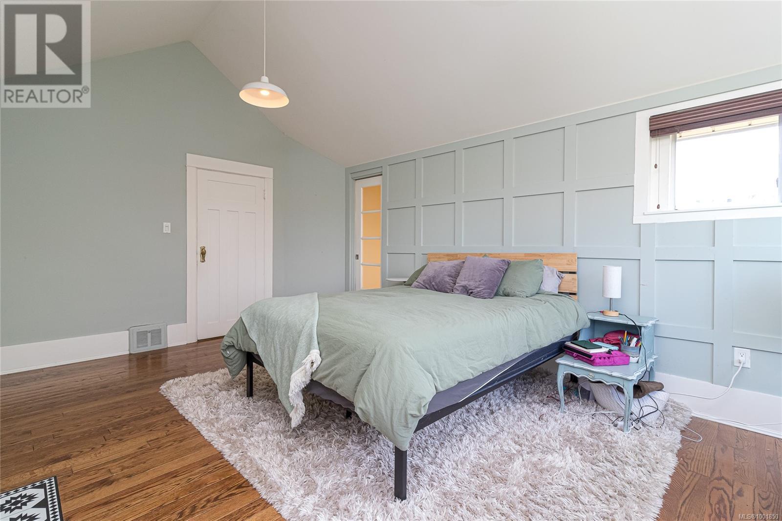 Property at 1403 Arm St image 4